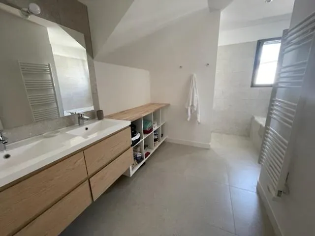 Vannes Centre, Grande Villa Familiale 0*,